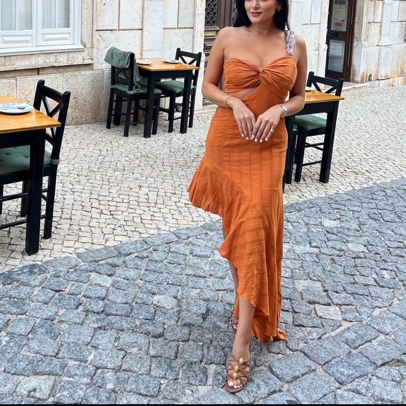 Orange asymmetric dress - Picture 2 of 13